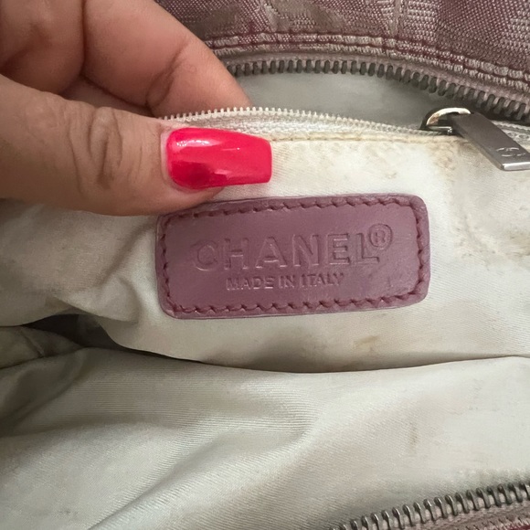 Authentic Chanel handbag Preloved . $895 - Picture 3 of 9